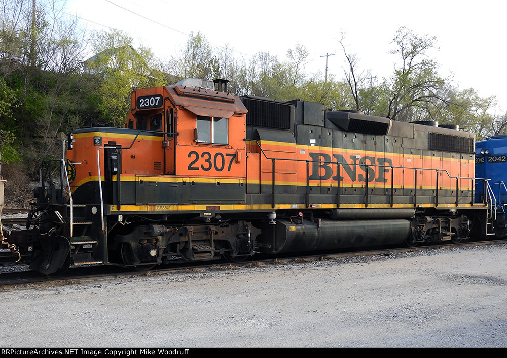 BNSF 2307